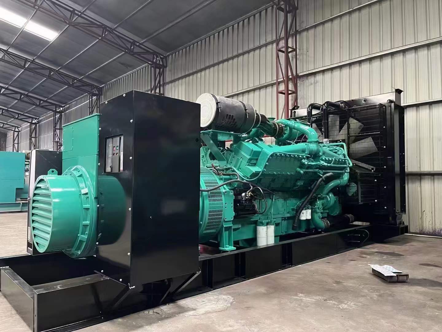 自流井如何降低 800kW 柴油发电机输出电流的波动？